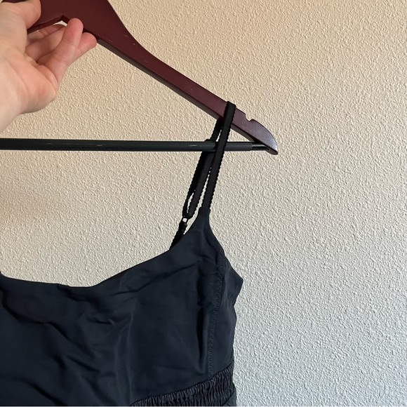 Lululemon Bliss Tank Top -Flowy- in Black Size 8 - Picture 7 of 14